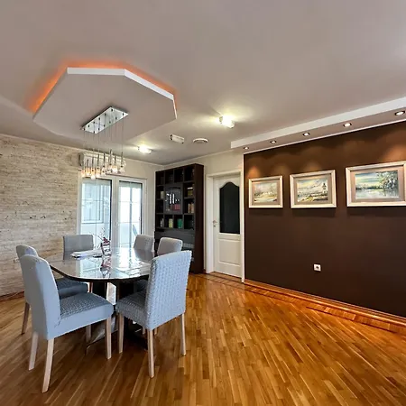 Lovely Apartments Free Street Parking Нови Сад Екстериор снимка